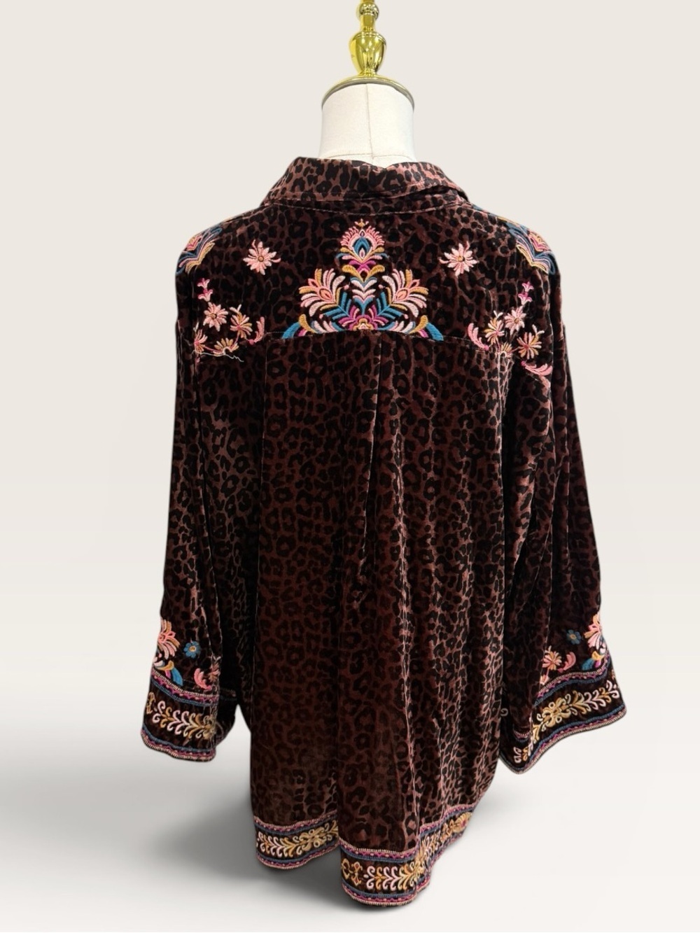 Johnny Was XXL Brandi Embroidered Kimono Sleeve Shirt Misty Leopard Velvet NWT - Picture 7 of 16